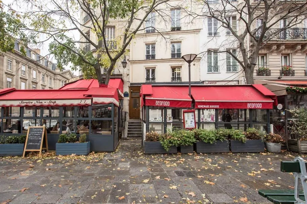 Charming Le Marais Retro Apartment