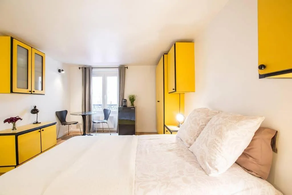 Charming Le Marais Retro Apartment